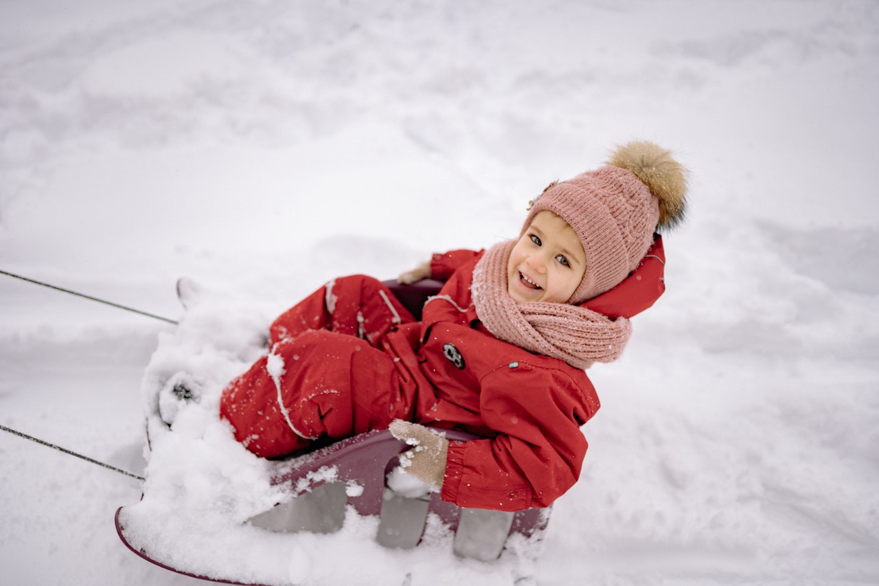Jak ubierać dziecko zimą, aby się nie przeziębiło?